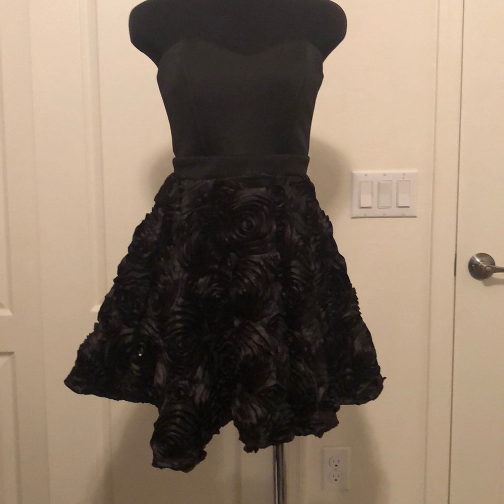 Va Va Voom formal dress.  Junior’s medium.